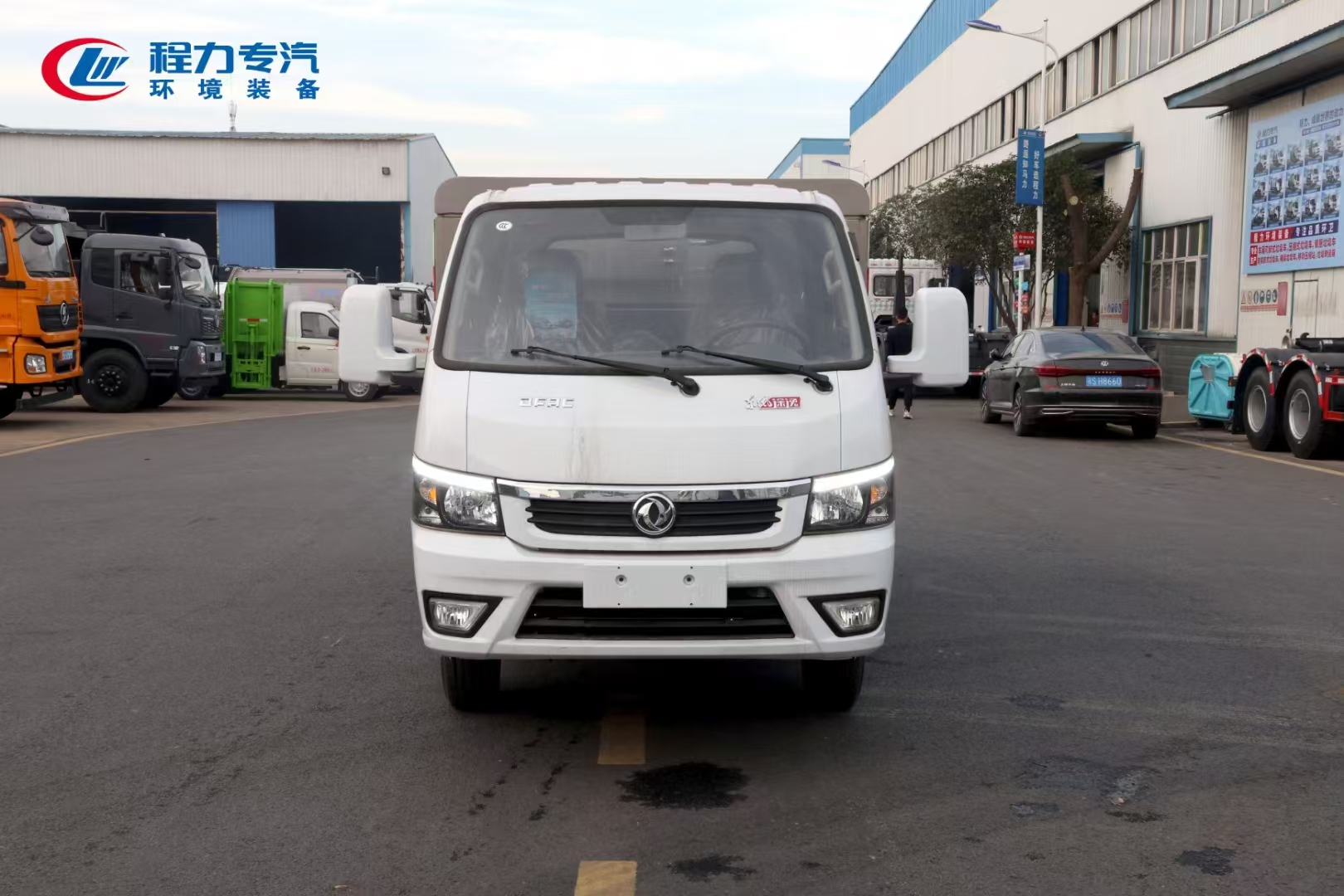 東風(fēng)途逸國六密閉桶裝垃圾運(yùn)輸車