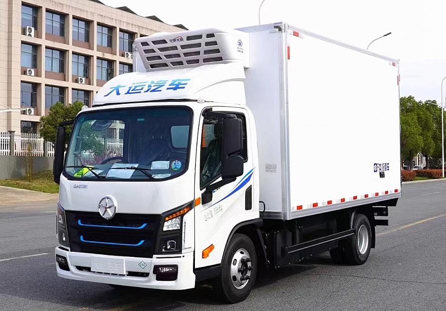 4.2米大運(yùn)氣電增程混合動(dòng)力冷藏車