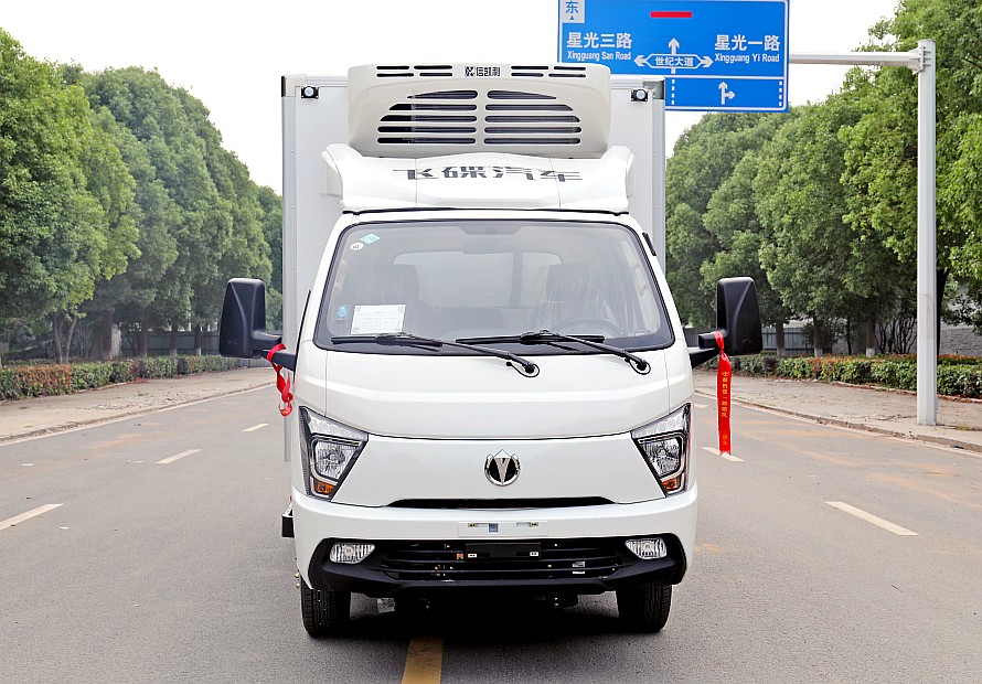 3.8米飛碟締途EF3純電動(dòng)冷藏車