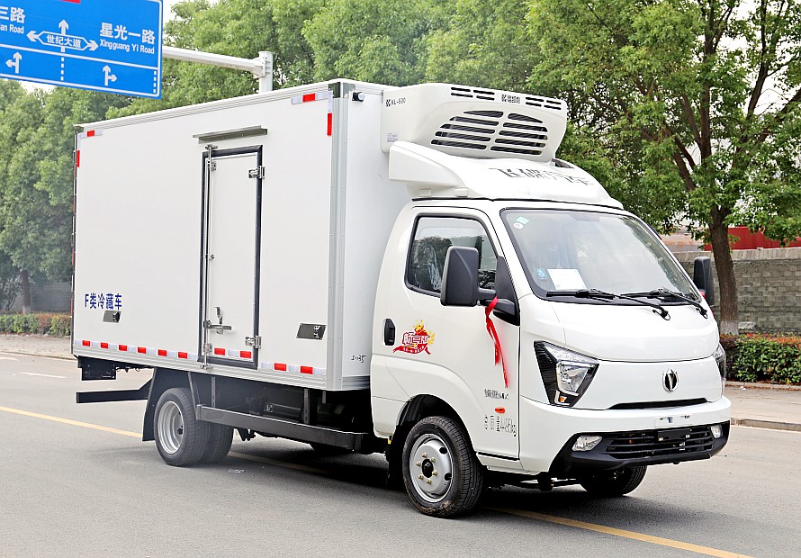 3.8米飛碟締途EF3純電動(dòng)冷藏車