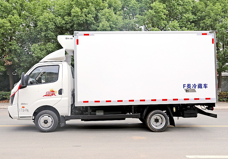 3.8米飛碟締途EF3純電動(dòng)冷藏車