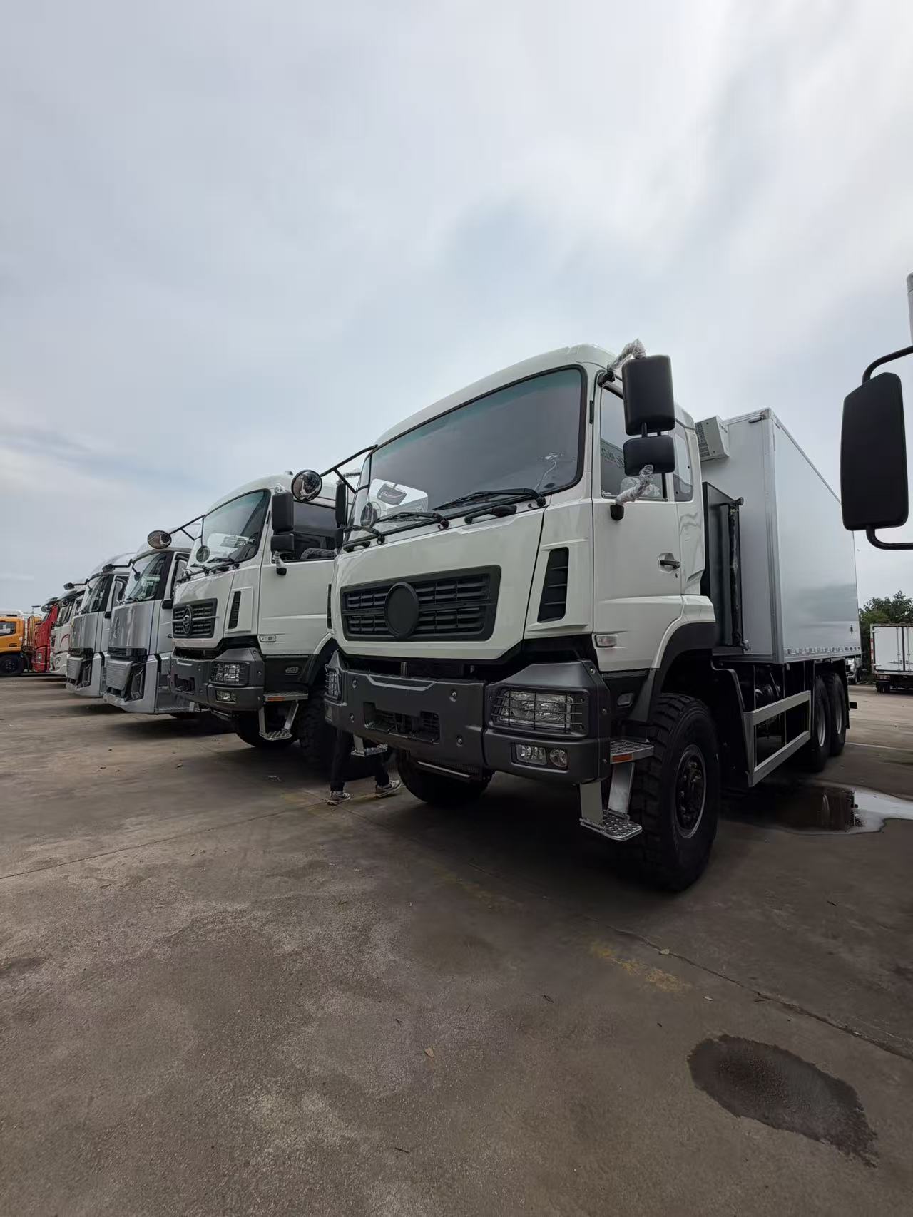 程力六驅冷藏車